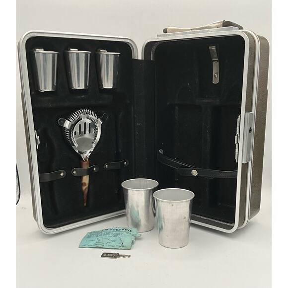 E platt Other - Platt Travel Bar Case Set includes key and most accessories